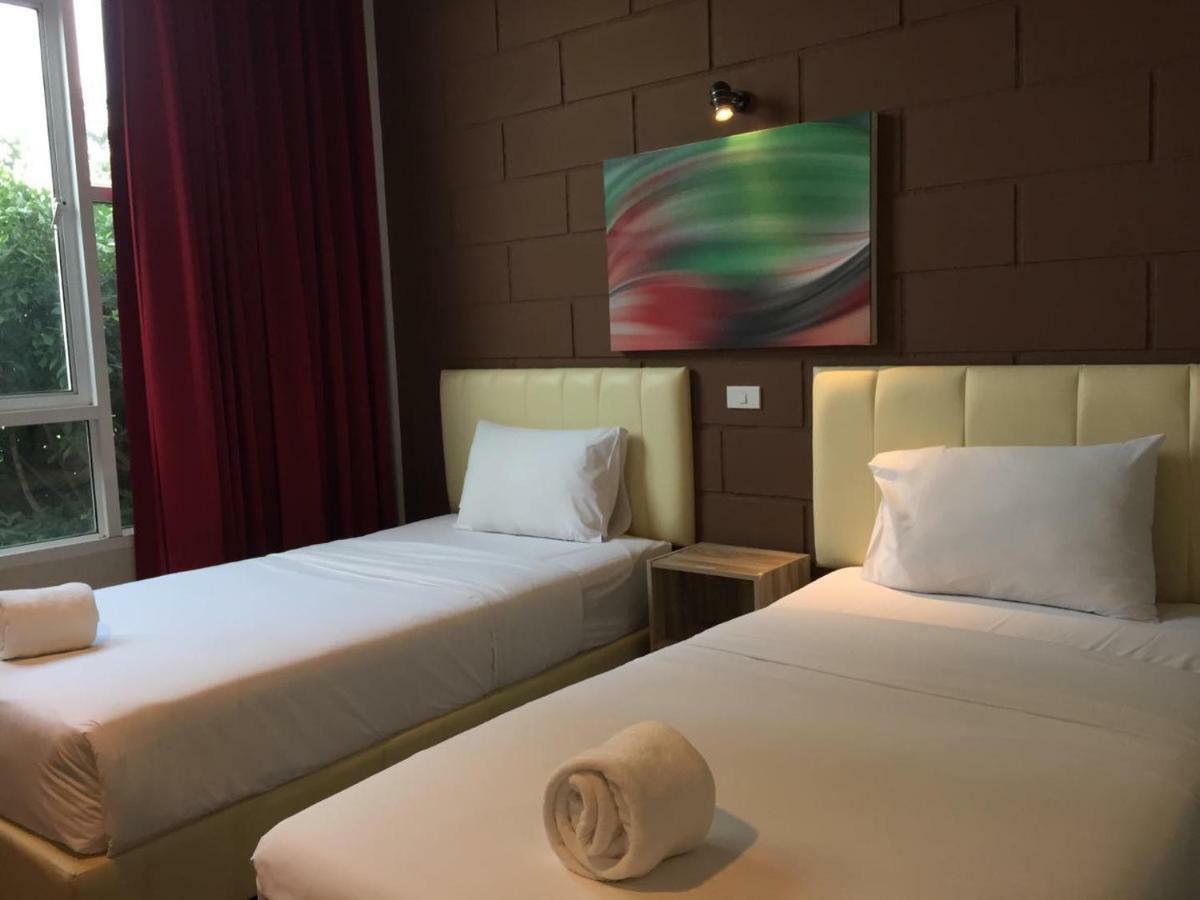 The Zell Hotel Buri Ram Eksteriør billede