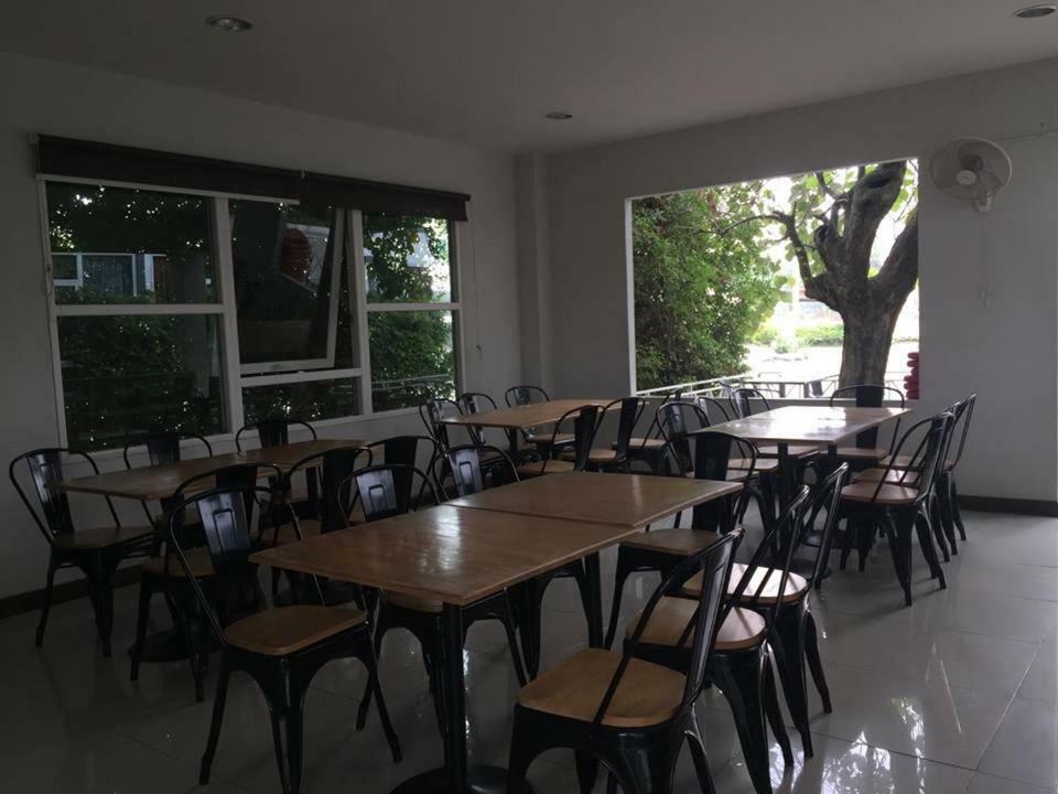 The Zell Hotel Buri Ram Eksteriør billede