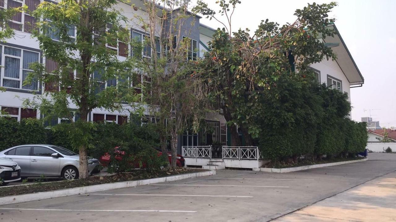 The Zell Hotel Buri Ram Eksteriør billede